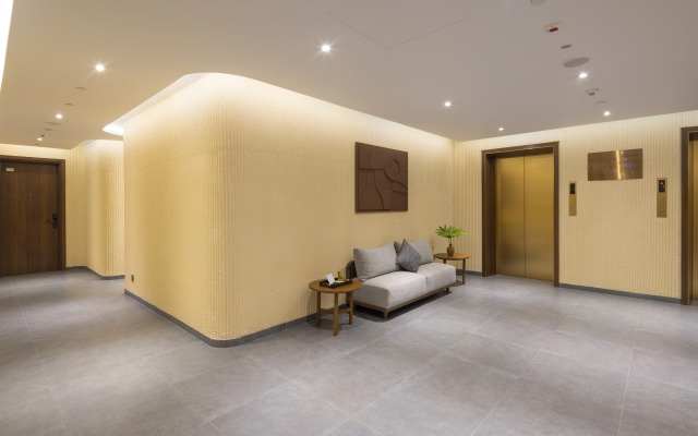 Отель Iconic Long Hai