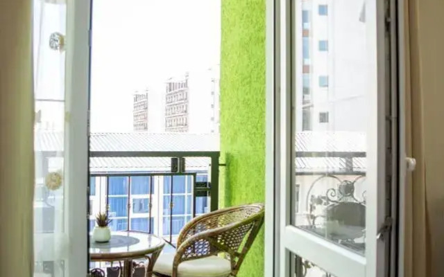 Na Tavricheskoy 7k3 Apartments