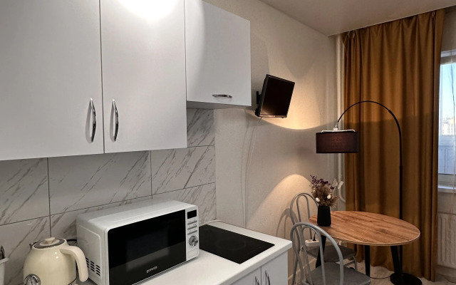 Svetlaya S Udobnoy Krovatyyu Flat