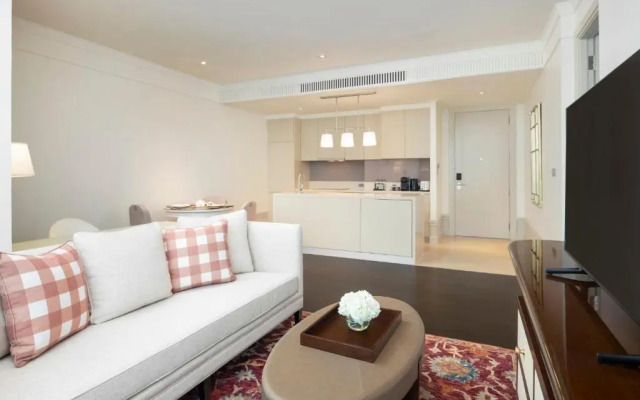 Отель Oriental Residence Bangkok