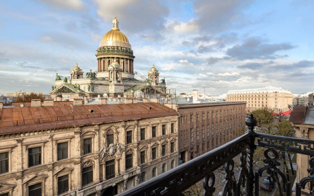 S Vidom Na Isaakievskiy Sobor Apartments