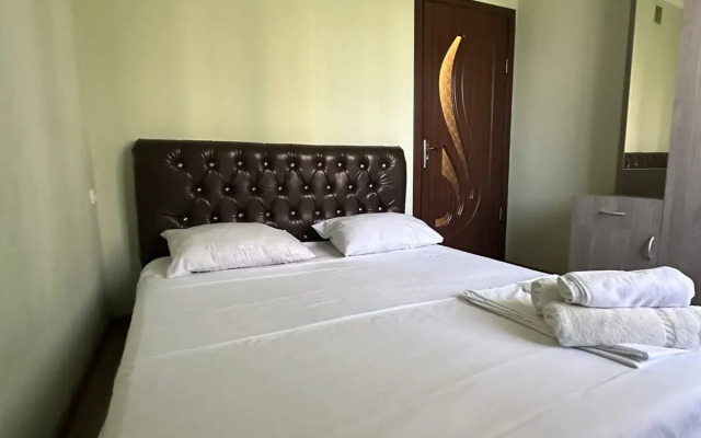 Perte House on Mashtots 15 Apartments