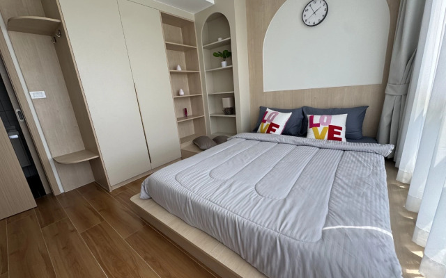 Milaya s Basseynom Ryadom s Morem Flat