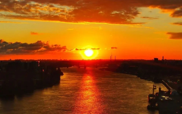 Апартаменты на Октябрьской набережной