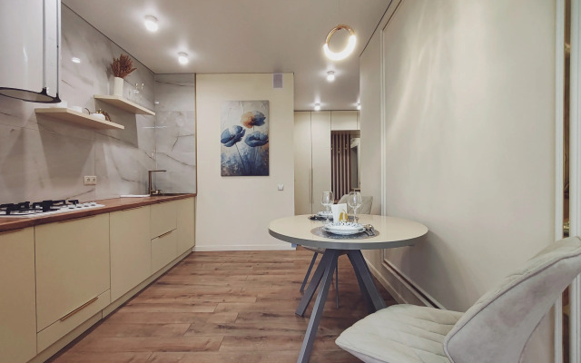 Flat s Panoramnym Vidom na Skver Geroyev Rossii