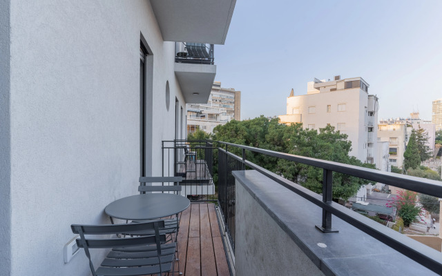 Blueground at Lev Hair ID38 Apartments
