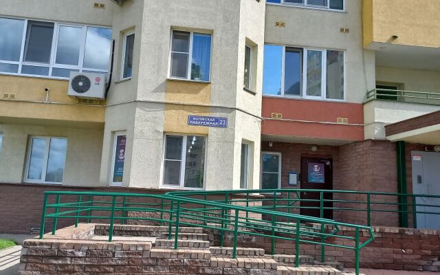 S panoramnym vidom na Volgu Flat