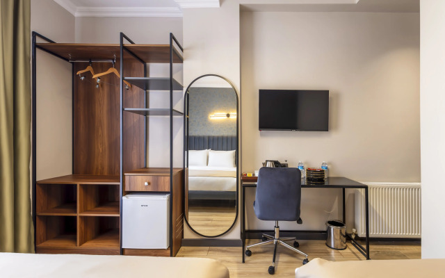Lenora Airport Hotel