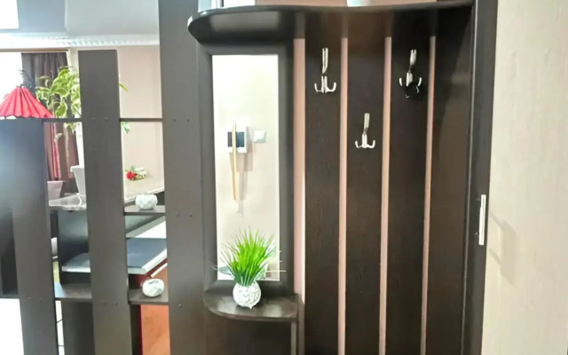 Evrodvushka S Vidom Na Goru Flat