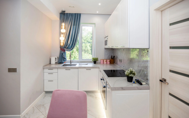 U Morya S Basseinom v Zhk Solnechniy apt31 Apartment