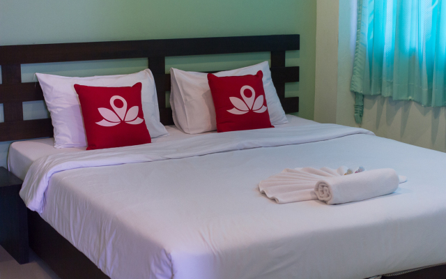 Отель ZEN Rooms Mahachai Khao San