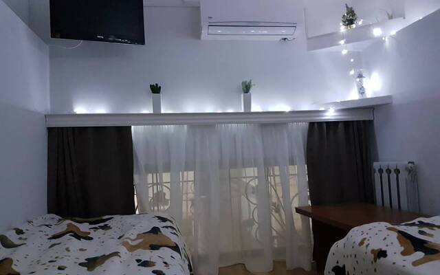 V Starom Batumi Guest House