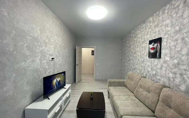 Novaya Dvushka V Tsentre Flat