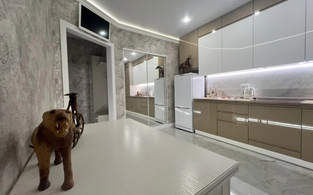 V Tsentre Goroda Flat