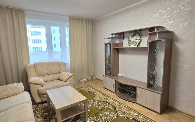 Квартира Трёхкомнатная на Яблоневой