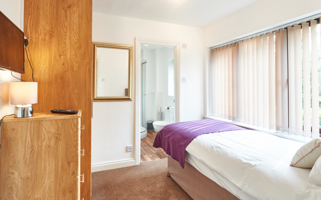 Furzton Serviced Houses - Shortstay MK Guest House