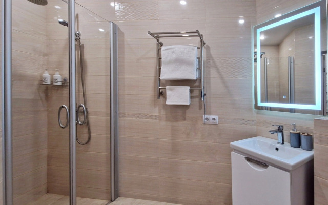 Uyutnaya Dvukhkomnatnaya Kvartira U Morya Apartments