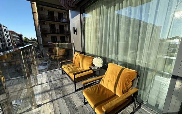 25 Apartments