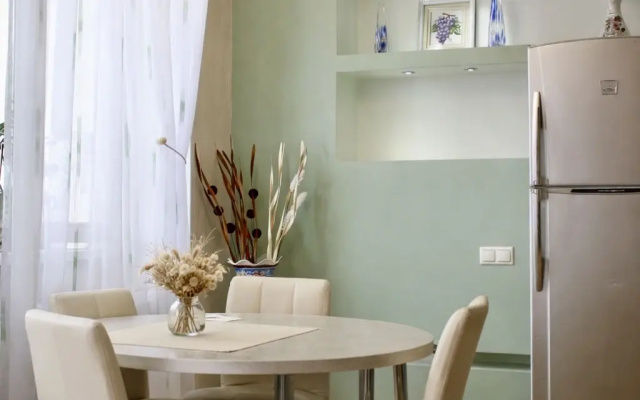 Квартира Сеть Насутки38|Калейдоскоп Впечатлений: Комфорт и Уют в Самом Центре Города