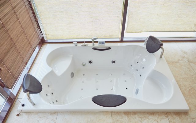 Отель Сарыкум