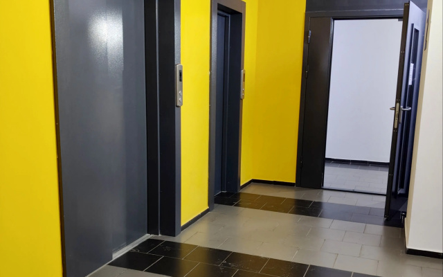 Kvartira Prostornaa studia radom s aeroportom