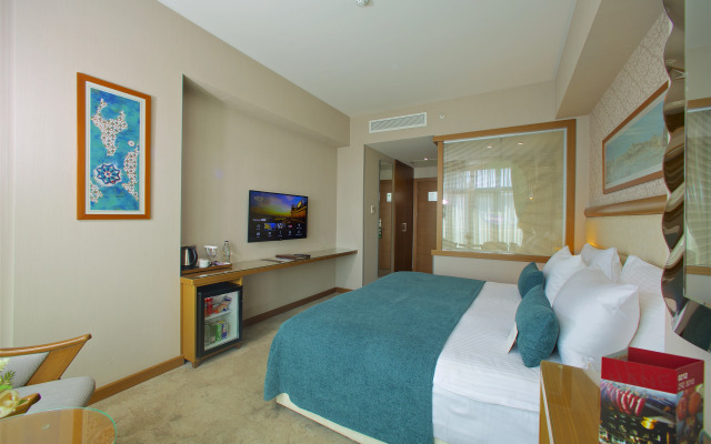 Momento Golden Horn Hotel