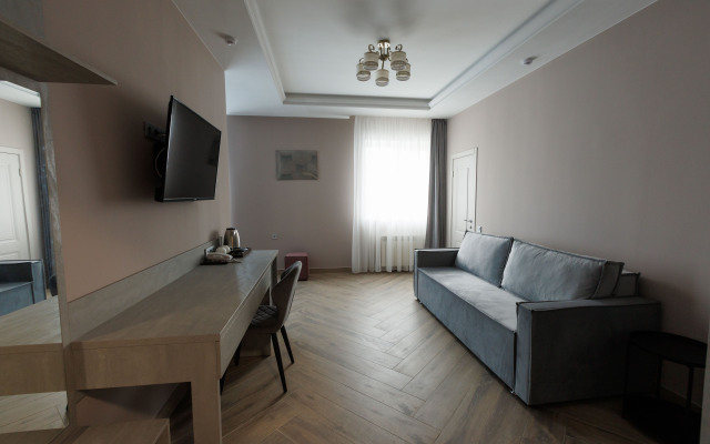 Hotel VS Hotel Hotel