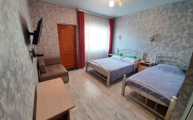 Трёхместный номер Deluxe рядом с пляжем (терраса) — фото 3