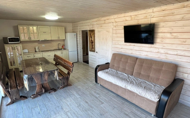 S baney, basseynom i mangalom Private house