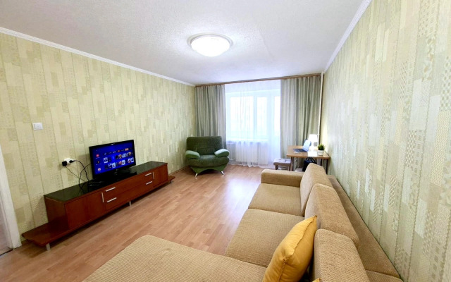 Апартаменты трехкомнатные в центре МирныйДом