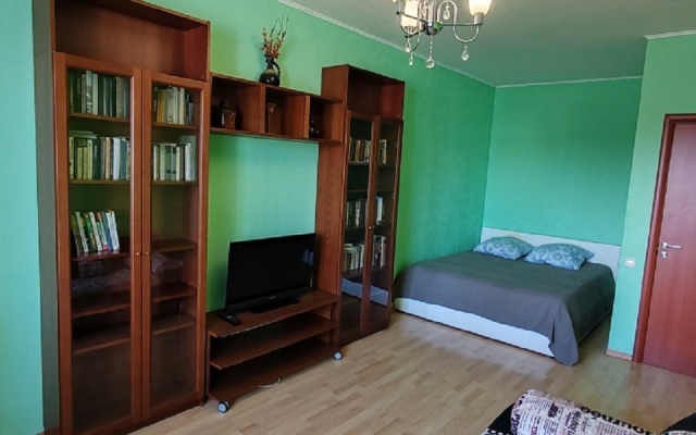 U Metro Akademicheskaya Flat