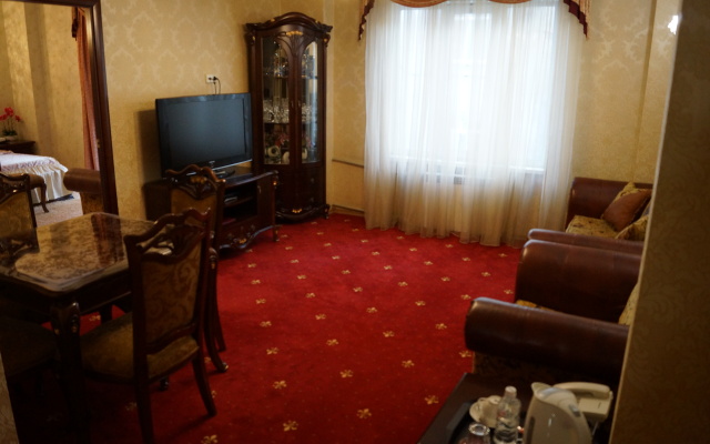 Renessans Hotel