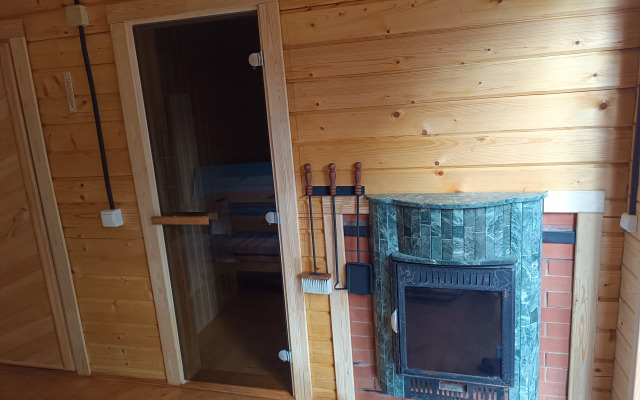 Chastnyij Dom s Verandoj i Saunoj Private House