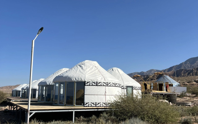 Глэмпинг Oimo Tash Yurt Camp