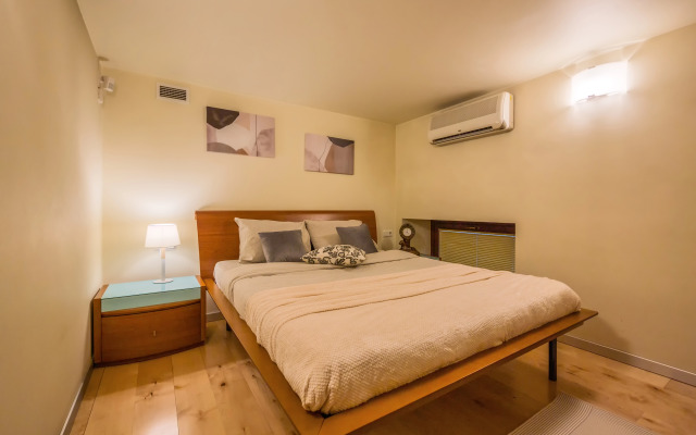 Апартаменты С видом на набережную Фонтанки