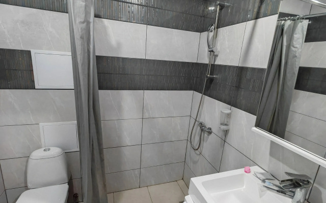 Апартаменты Добрая Студия №1 Напротив Политеха Мира 34