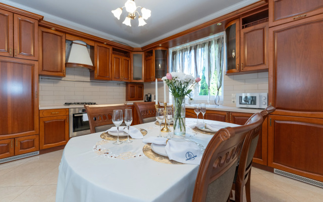 Na 10 Chelovek S Saunoy Private House