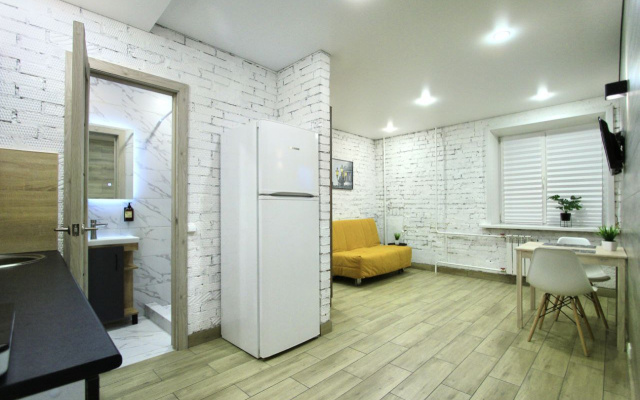 Kvartira Studia v stile Loft radom s GBU Gorodskoj kliniceskoj bol'nicej No1