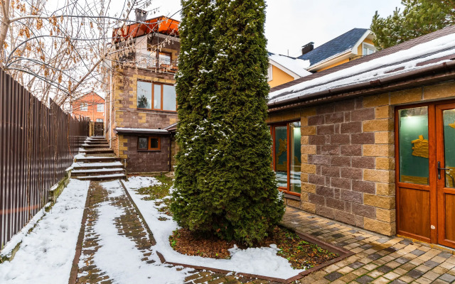 V Beleutovo S Basseynom I Saunoy Private house