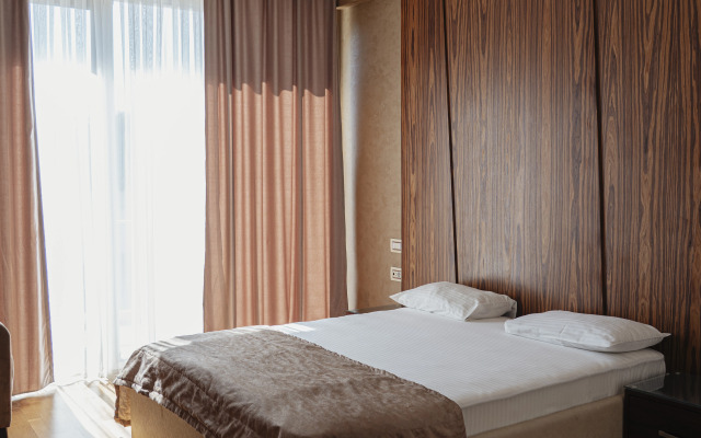 Shani Resort & Villas Hotel