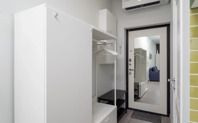 Dizaynerskaya S Vidom Na More I Dendrariy Flat