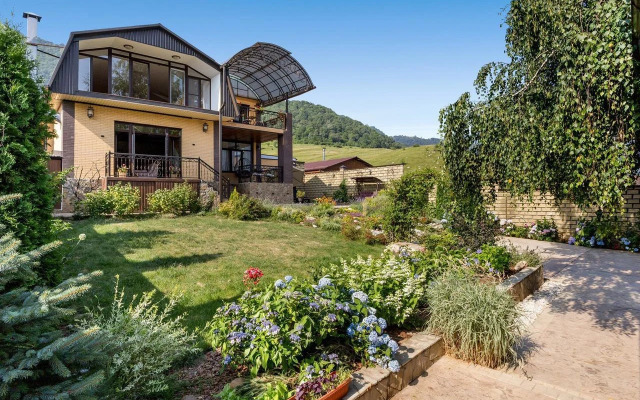 Частный дом Райский уголок среди гор и альпийских лугов