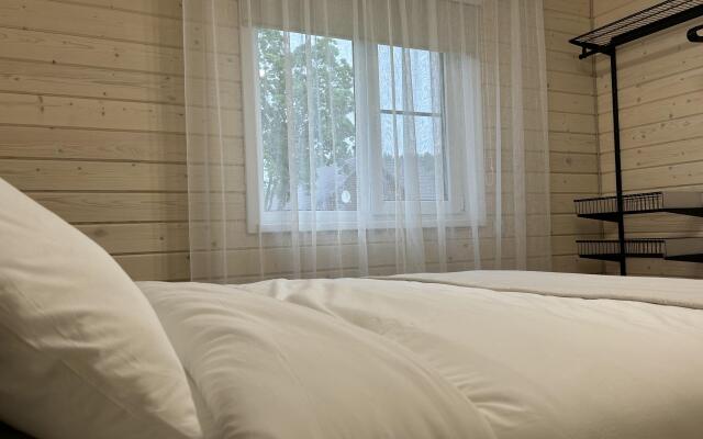 Частный Дом На Берегу Реки