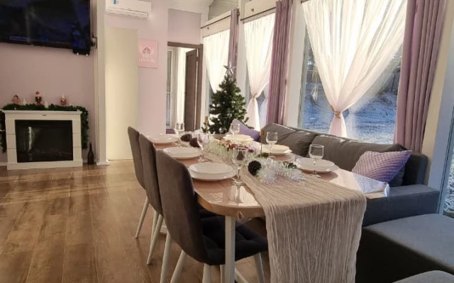 Частный дом Вилла Лаванда с камином у озера