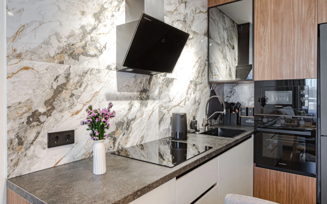 Na Ulitse Tole Bi 28/1 Flat