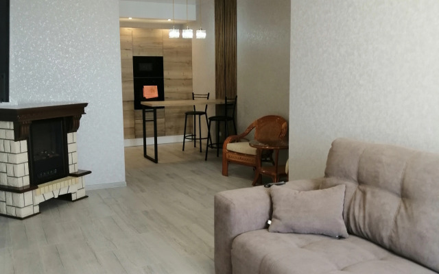 Uyutnaya kvartira s prekrasnym vidom Flat