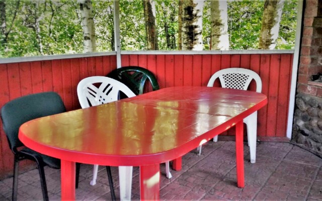 Гостевой Дом с Камином и Баней у Озера