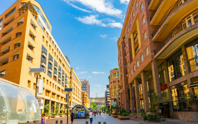 KeyGo #0099, 1 Bedroom, Balcony, Near National Gallery Apartments