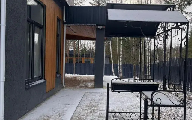 Частный дом большой