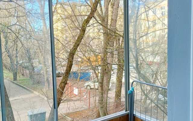 Studiya 700 Metrov Ot Vdnkh S Balkonom Flat